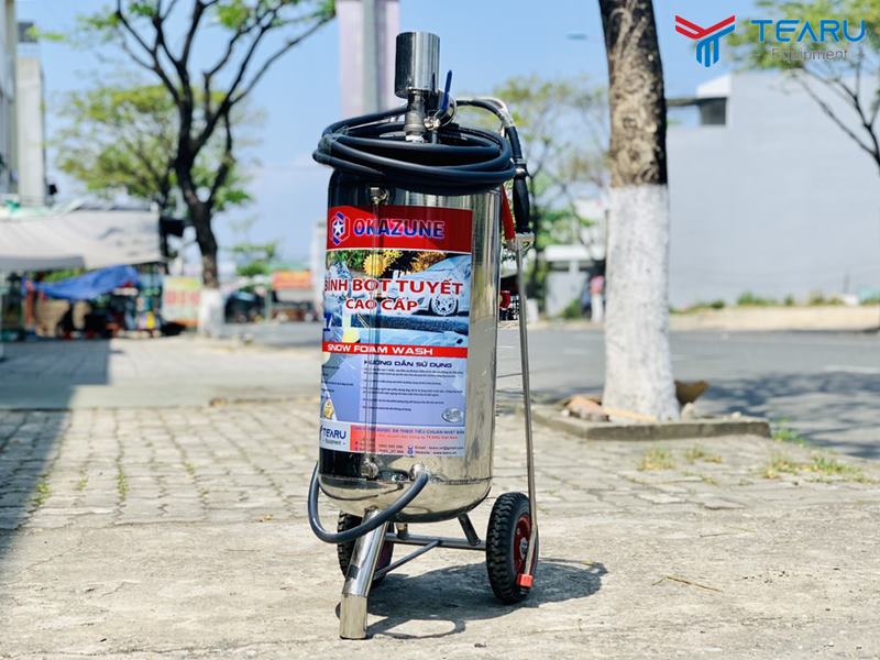 binh-rua-xe-phun-bot-tuyet-okazune-45-lit